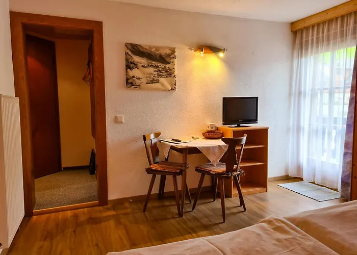 Haus Daheim فندق مبيت وإفطار 3*